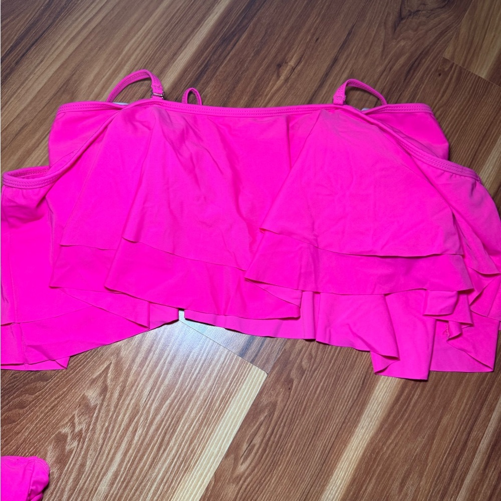 Hot Pink Ruffled full coverage bikini - Picture 4 of 9